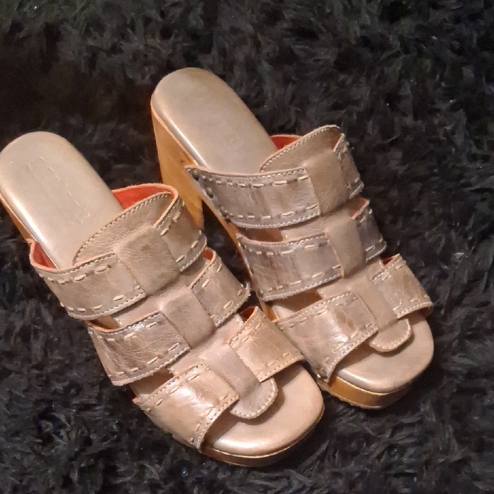 Women’s Bedstu Tan Triple-Strap Leather Slide Mules